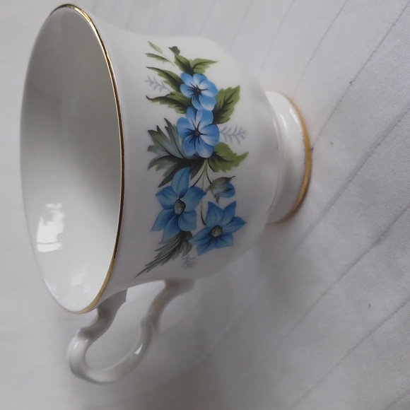 Queen Anne Floral "Happy Birthday" Tea Cup & Saucer - Picture 6 of 11